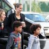 Heidi Klum, son compagnon Martin et ses trois enfants, les adorables Leni, Henry et Johan ont fait des courses chez Target avant d'aller dans un parc d'attraction, le 29 décembre 2012 à Los Angeles