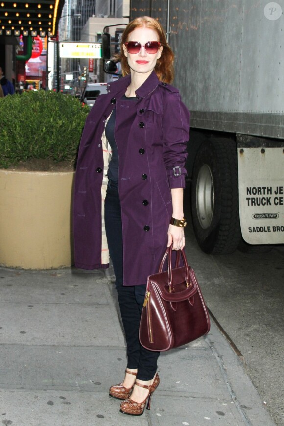 Jessica Chastain pose au Walter Kerr Theatre de New York, le 2 janvier 2013.
