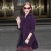Jessica Chastain salue les paparazzis venus l'accueillir au Walter Kerr Theatre de New York, le 2 janvier 2013.
