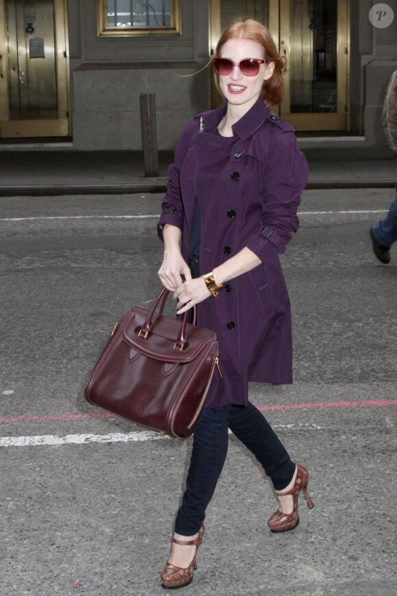Jessica Chastain affiche son look chic à son arrivée au Walter Kerr Theatre de New York, le 2 janvier 2013.