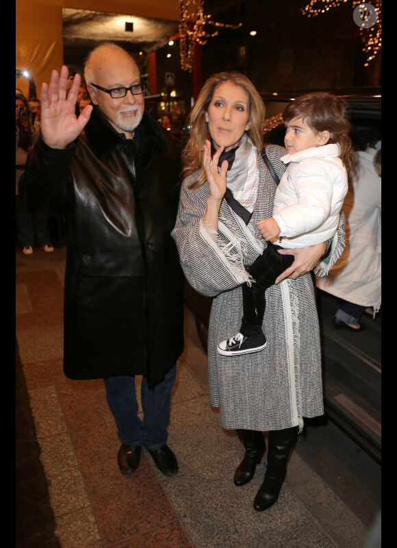 Céline Dion, René Angelil et leurs enfants, à la sortie de l'hôtel George V à Paris, le 30 novembre 2012.