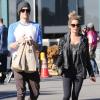Ashley Tisdale et son boyfriend Christopher French après leur séance de course à Whole Foods à West Hollywood le 3 janvier 2012