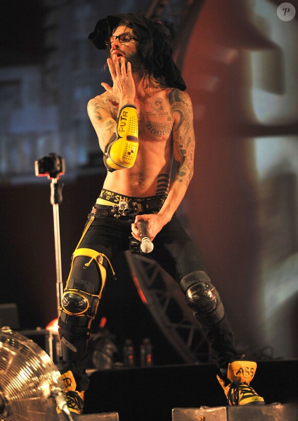 Shaka Ponk en concert à Bercy le 5 janvier 2013.