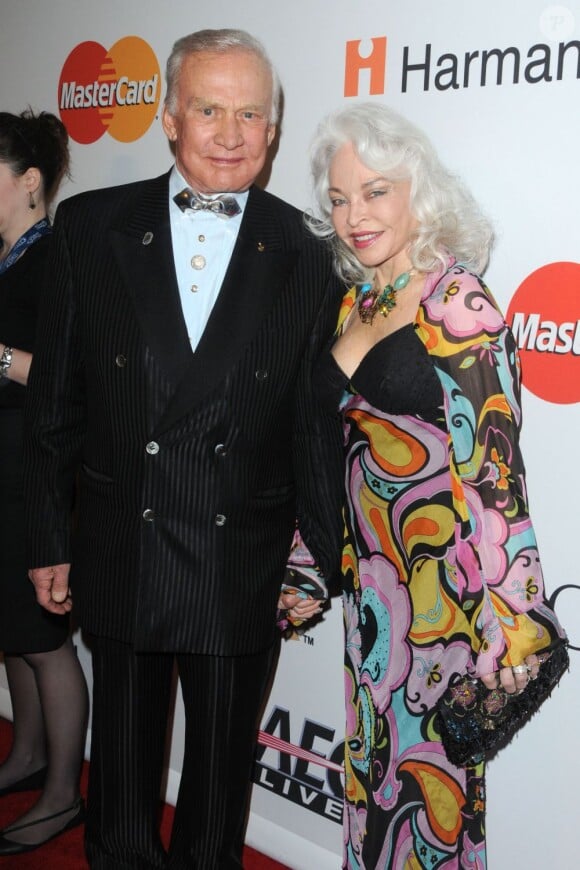 Buzz Aldrin et Lois Driggs Cannon à Los Angeles, le 30 janvier 2010.