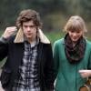 Taylor Swift et Harry Styles des One Direction vont déjeuner en amoureux, pour les 23 ans de la chanteuse, à Cheshire, au Royaume-Uni, le 13 décembre 2012.