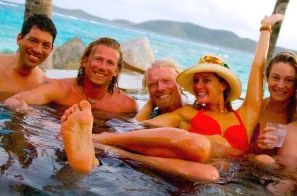 Harry Styles fait la fête avec Hermione Way sur l'ile privée de Richard Branson dans l'archipel des îles Vierges britanniques, le 8 janvier 2013.