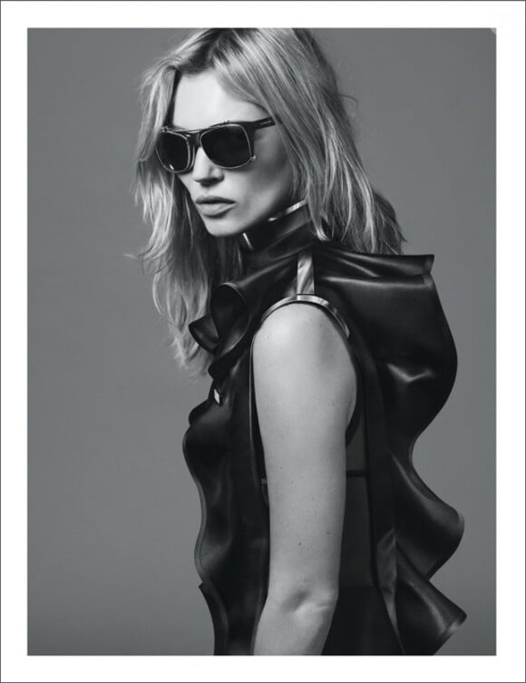 Kate Moss photographiée par Mert Alas et Marcus Pigott pour Givenchy printemps-été 2013.