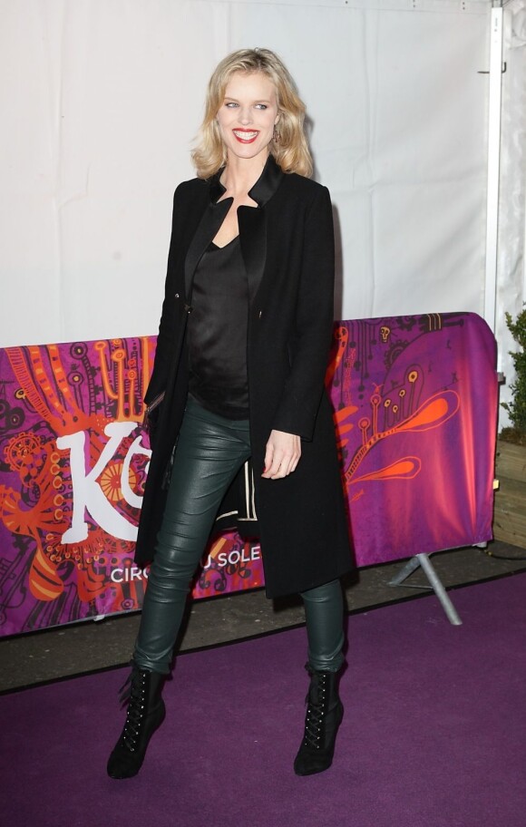 Eva Herzigova assiste à la première représentation du spectacle Kooza du Cirque Du Soleil. Londres, le 8 janvier 2013.