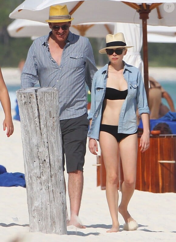 Michelle Williams et Jason Segel à la plage à Cancun avec l'actrice enceinte Busy Philipps