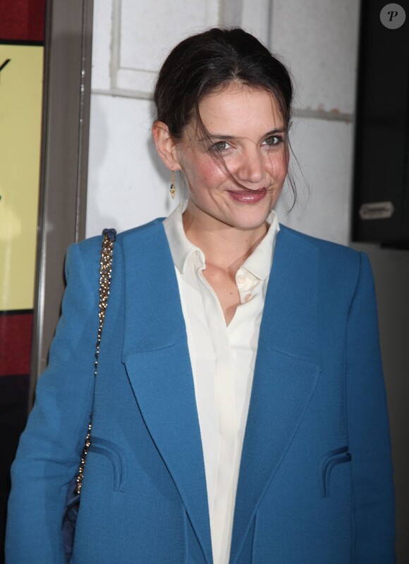 La jolie Katie Holmes se rend au théâtre à Broadway pour la pièce The Other Place, à New York, le 10 janvier 2013.