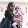 Jennifer Garner accompagne ses filles Seraphina et Violet chez le médecin à Los Angeles, le 11 janvier 2013. Seraphina était une fois de plus adorable.