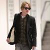 Macaulay Culkin arrivant à l'aéroport de Los Angeles, le 12 janvier 2013.