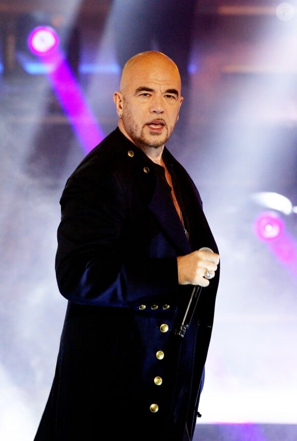 Pascal Obispo lors de l'enregistrement du prime 'Samedi soir on chante Goldman', diffusé le 19 janvier 2013 sur TF1