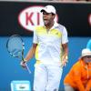 Jo-Wilfred Tsonga lors de son second tour de l'Open d'Australie face à Go Soeda (6-3, 7-6, 6-3 ) à Melbourne le 17 janvier 2013, très énervé contre les papillons de nuit