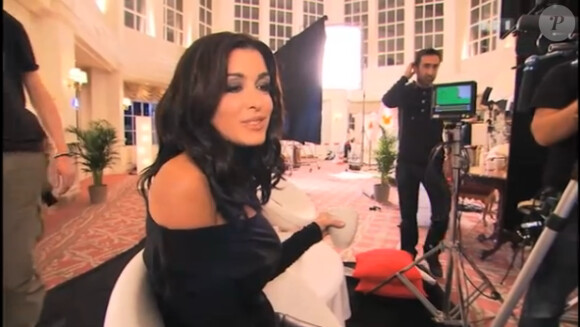 Jenifer durant le tournage de la bande-annonce explosive de The Voice 2
