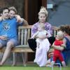 La star Jessica Simpson (enceinte) et sa fille Maxwell avec des amis a Hawai ou ils passent des vacances le 6 janvier 2013.