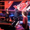 Les coachs réunis autour d'un jeune Talent au piano dans la deuxième bande-annonce de The Voice, saison 2, le samedi 2 février 2013 sur TF1