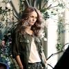 Vanessa Paradis en mode top dans les coulisses de la campagne Conscious de H&M