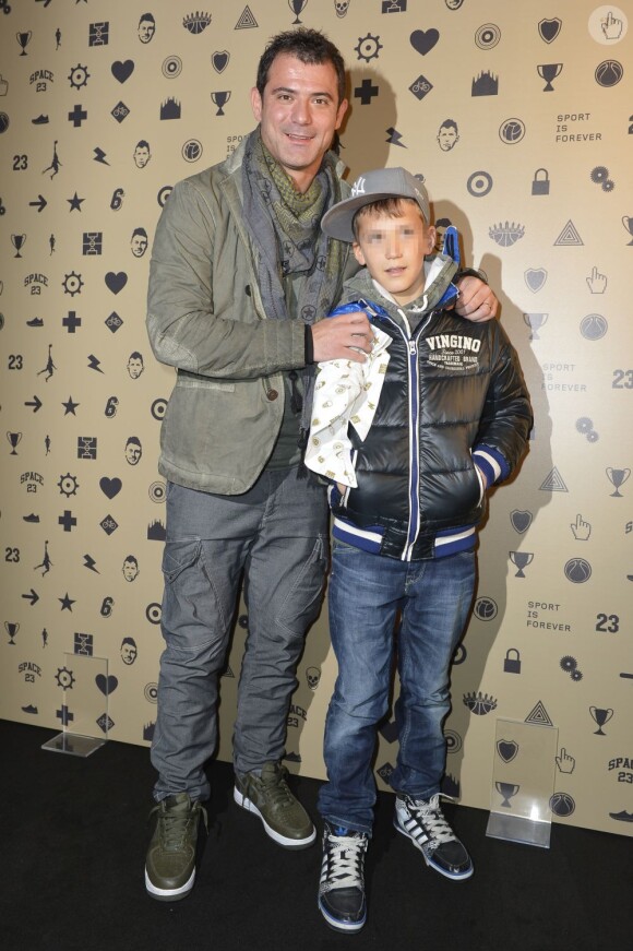 Dejan Stankovic et son fils Philip Stankovic lors de l'ouverture de la boutique Sport is Forever à Milan, le 21 janvier 2013