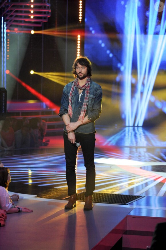 Philippe pendant le deuxième prime de Nouvelle Star à L'arche de Saint Germain, Issy-Les-Moulineaux, le 22 janvier 2013