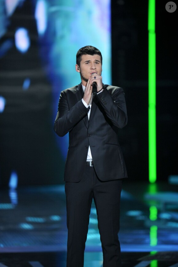 Paul pendant le deuxième prime de Nouvelle Star à L'arche de Saint Germain, Issy-Les-Moulineaux, le 22 janvier 2013