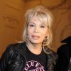 Amanda Lear assiste au défilé Haute Couture Jean-Paul Gaultier le 22 janvier 2013