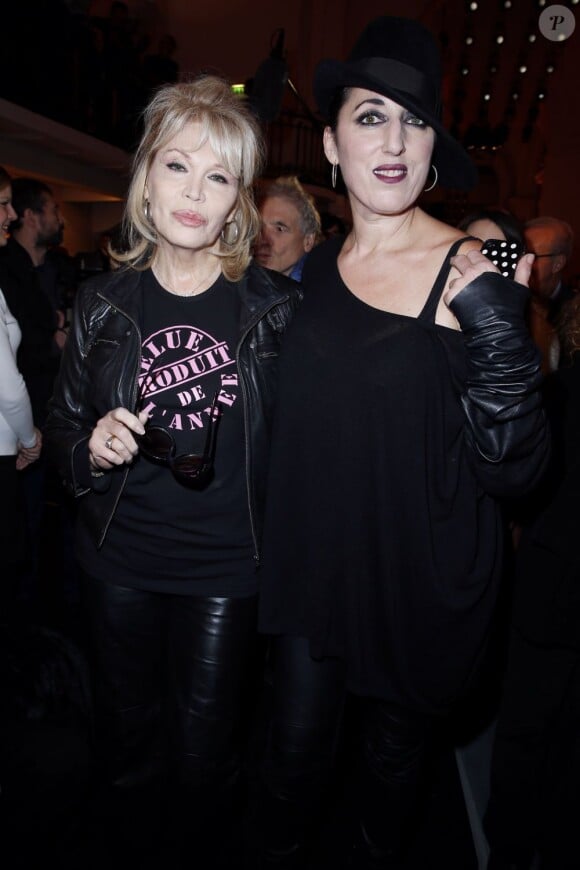 Amanda Lear et Rossy de Palma au premier rang du défilé Jean-Paul Gaultier Haute Couture à Paris le 22 janvier 2013