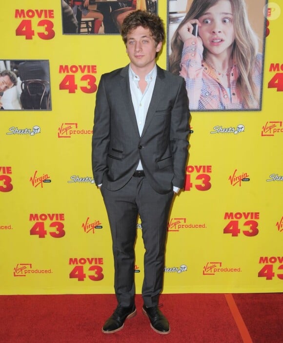 Jeremy Allen White à la première de Movie 43 au Chinese Theatre de Los Angeles, le 23 janvier 2013.
