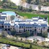 Vue aérienne, en janvier 2012, du véritable palais dans lequel vivent Gisele Bündchen, Tom Brady et leurs enfants, à Brentwood, Los Angeles. Un terrain à onze millions de dollars, une maison à vingt...