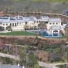 Vue aérienne, en janvier 2012, du véritable palais dans lequel vivent Gisele Bündchen, Tom Brady et leurs enfants, à Brentwood, Los Angeles. Un terrain à onze millions de dollars, une maison à vingt...
