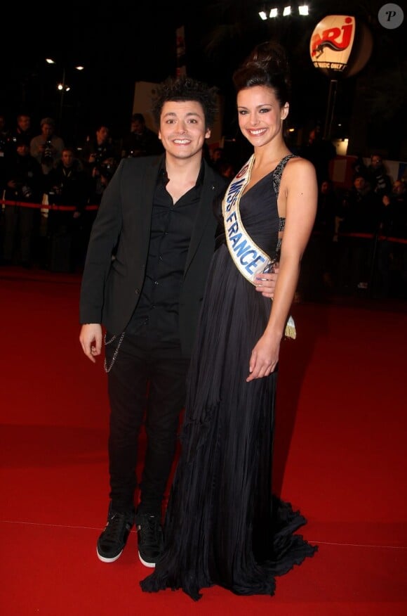 Kev Adams et Miss France 2013, Marine Lorphelin à la 14e édition des NRJ Music Awards au Palais des Festivals à Cannes, le 26 Janvier 2013.