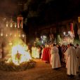  Le prince Albert II de Monaco mettant le feu à une barque symbolique sur le Quai Albert Ier dans le cadre des célébrations de Sainte-Dévote, le 26 janvier 2013. 