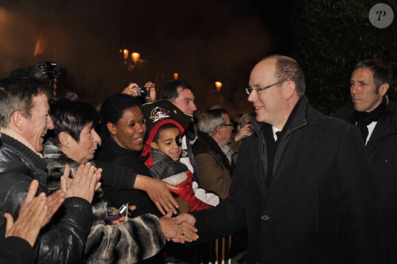 Le prince Albert II de Monaco avait nombre de compatriotes à ses côtés pour les célébrations de Sainte-Dévote, le 26 janvier 2013.