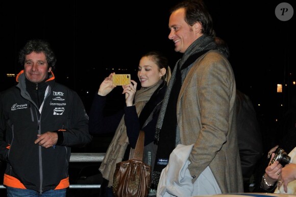 Photo souvenir. Pierre Casiraghi avec sa compagne Beatrice Borromeo sur la ligne de départ du XVI Rallye Monte-Carlo historique, le 27 janvier 2013 à Monaco