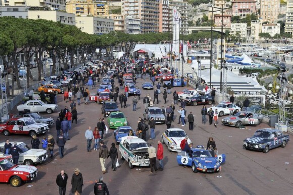 Pierre Casiraghi et son copilote Jean-Thierry Besins, un ami d'enfance, prenaient le 27 janvier 2013 le départ à Monaco du Rallye Monte-Carlo historique au volant d'une Alpine R5, à Monaco, en présence du prince Albert et de Beatrice Borromeo.