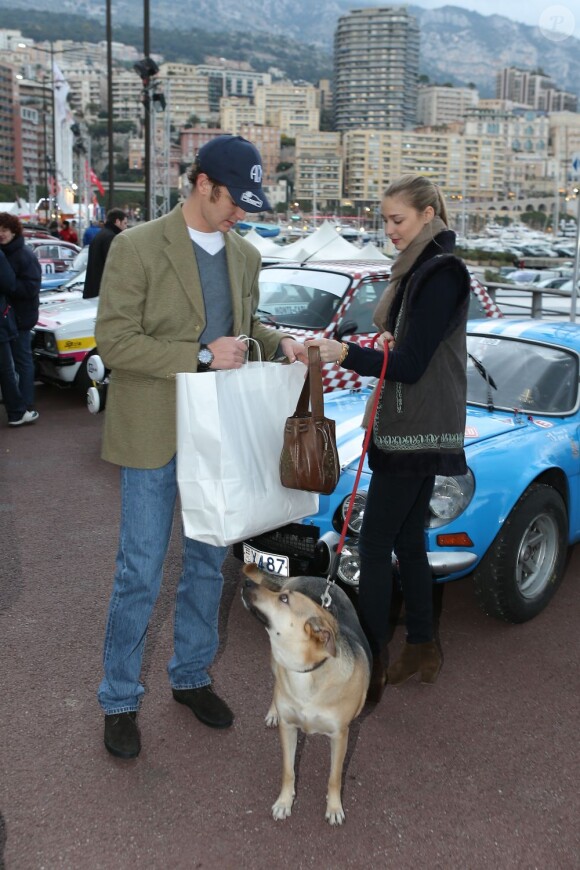 Pierre Casiraghi et Beatrice Borromeo à Reims le 27 janvier 2013 avant le départ du 16e Rallye Monte-Carlo historique, à Monaco.