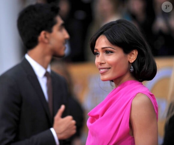 Dev Patel et Freida Pinto lors des Screen Actors Guild Awards à Los Angeles le 27 janvier 2013