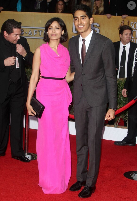 Freida Pinto et Dev Patel lors des Screen Actors Guild Awards à Los Angeles le 27 janvier 2013