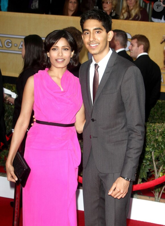 Freida Pinto et Dev Patel lors des Screen Actors Guild Awards à Los Angeles le 27 janvier 2013
