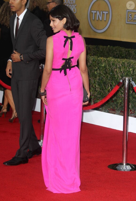 Freida Pinto lors des Screen Actors Guild Awards à Los Angeles le 27 janvier 2013