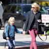 Naomi Watts va chercher son fils Alexander à l'école dans le quartier de Brentwood à Los Angeles, le 28 janvier 2013.
