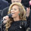 Beyoncé interprète l'hymne américain lors de la cérémonie d'investiture de Barack Obama au Capitol. Le 21 janvier 2013.