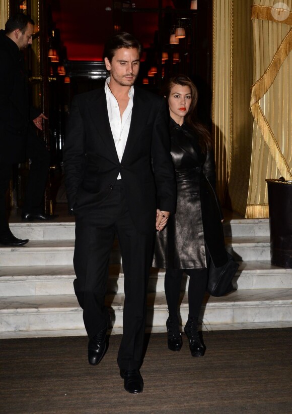 Kourtney Kardashian et son compagnon Scott Disick à la sortie de l'hôtel-restaurant Costes à Paris. Le 12 novembre 2012.