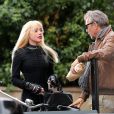 Kevin Costner au côté de l'électrique Amber Heard sur le tournage de Three Days To Kill, Rue des Barres à Paris, le 29 janvier 2013.