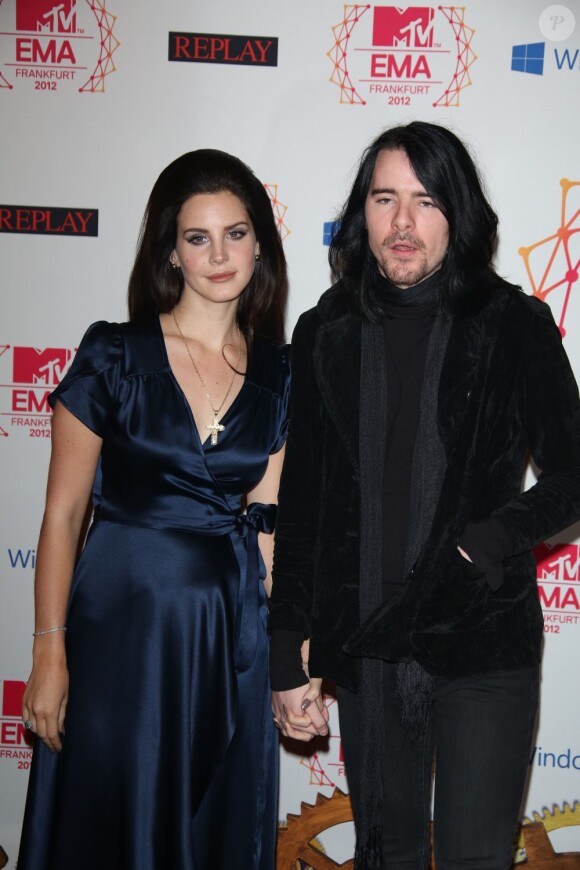 Lana Del Rey et son petit ami Barrie-James O'Neill aux MTV Europe Music Awards (EMA) à Frankfurt, le 11 novembre 2012.