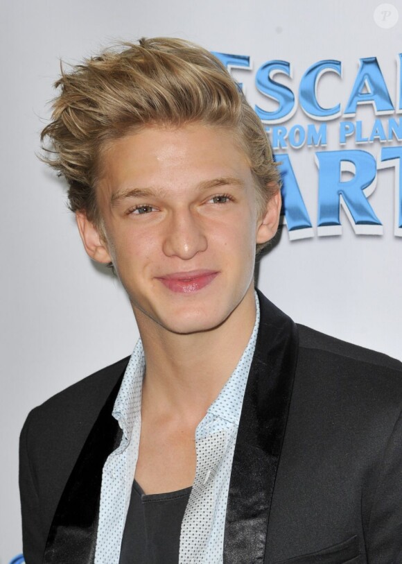 Cody Simpson assiste à l'avant-première d'Escape From The Planet Earth. Los Angeles, le 2 février 2013.