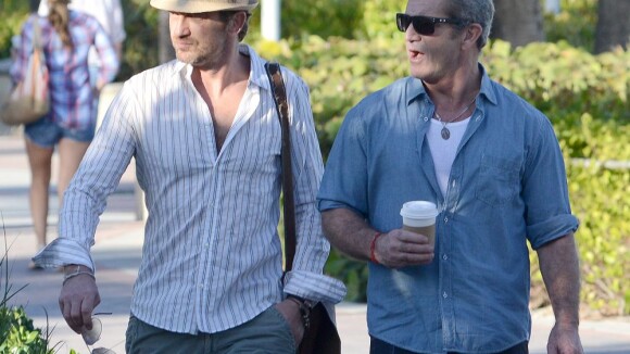 Gerard Butler copine avec Mel Gibson, sa belle Madalina envoûte Rome