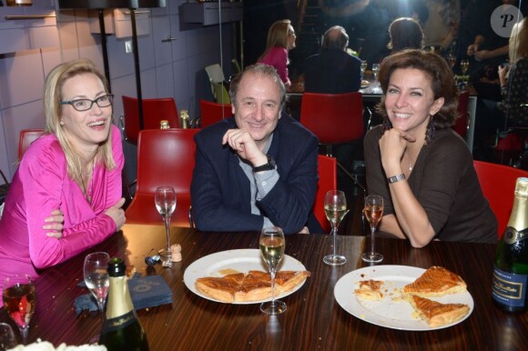 Gabrielle Lazure, Patrick Braoudé et Corinne Touzet lors de la galette des rois au show room de Nicolas Feuillatte à Paris - février 2013
