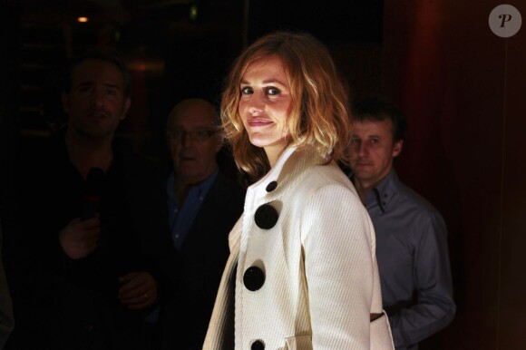 Cécile de France se rendant à la conférence de presse du film Möbius le 5 février 2013