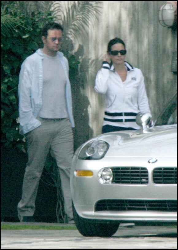 Exclu - Matthew Perry et Courteney Cox à Malibu, le 20 mars 2005.